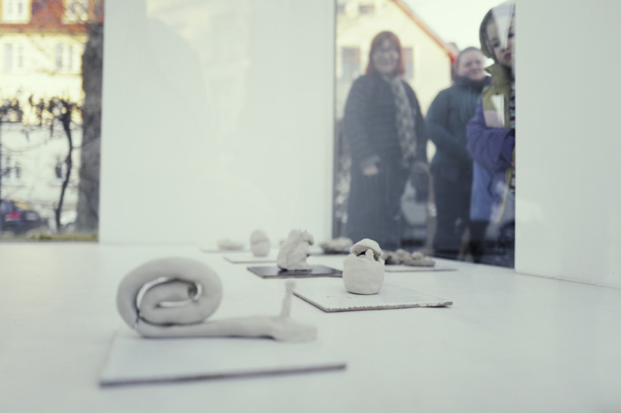 Du betrachtest gerade TONSTÜCKE: Ausstellung 2. April bis 7. Mai 2025